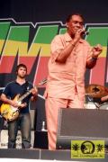 Ken Boothe (Jam) with The Caroloregians - Summer Jam Festival - Fuehlinger See, Koeln - Red Stage 6. Juli 2008 (9).JPG